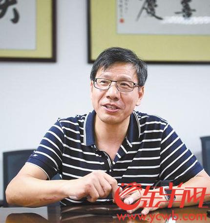 【中国梦·践行者】改变塑料行业大而不强的局面这位香港的大学教授造智能化工厂破解塑料加工行业难题