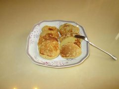 <b>早餐饼新做法，小巧精致营养美味，比油条健康</b>