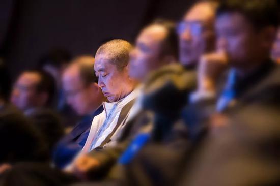 史玉柱305亿收购案一波三折：赵薇系隐现 弘毅退