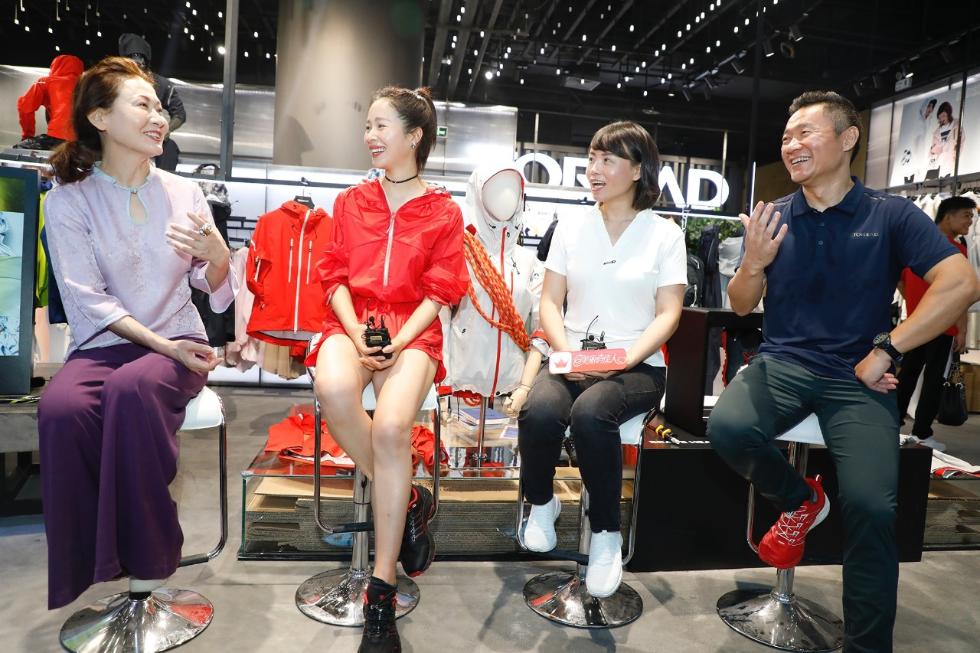 探路者极地概念店MEGA STORE开业