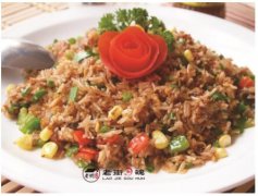 美味餐饮万千，老街勾魂锑锅串串香以口味吸引