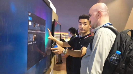 先行者创造会议未来 助力商显行业革新