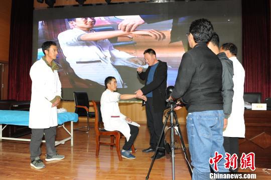 图为培训现场。　曾彬 摄