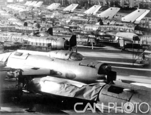 1964年，歼6飞机总装生产现场。