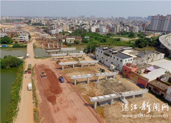 吴川正驶入跨越发展“快车道”