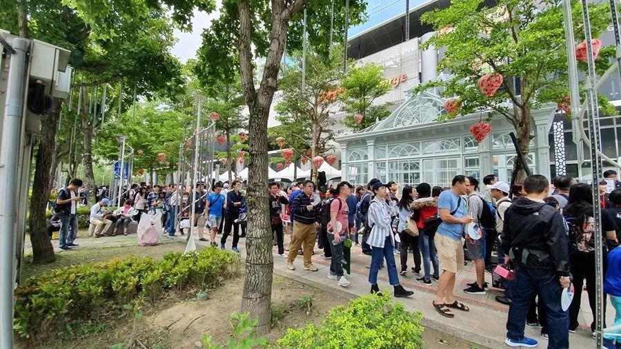 真香！华为手机在台湾卖断货