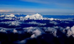 同当地人民一道坚决打赢脱贫攻坚战！李强率团