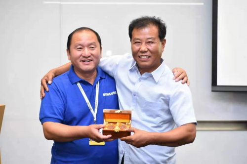 扶贫重在扶志，中国三星分享村庄村长赴韩交流