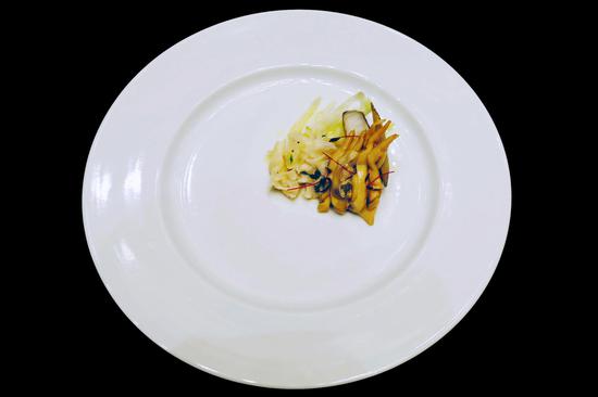 刘振兴-冷菜-蛏怪绣球配麻椒汁