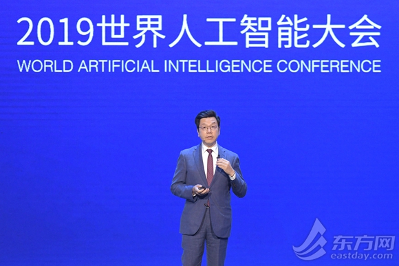 李开复谈人工智能：忽视AI的企业将面临灭顶之灾
