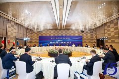 汽车掌门齐聚共话行业未来 五部委释放新能源汽车发展信号