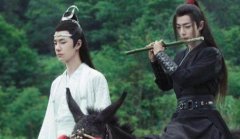 《陈情令》蓝家祖传的不看镜头，坐在旁边的人才是焦点的中心