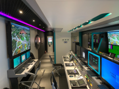 全球首台“8K＋5G”超高清转播车来了，8K广播级监视器掀开神秘面纱