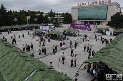 云南：军、政、企联动 “送政策、送岗位”进军营