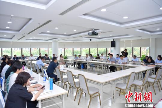上海浦东3日举行教育大会。此间官方表示，将推进浦东教育对外开放，培养科技创新人才。(作者 供图 浦东新区教育局)