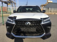 2019款雷克萨斯LX570 内饰科技感十足