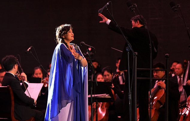 上海交响乐团援疆喀什文化交流演出举行