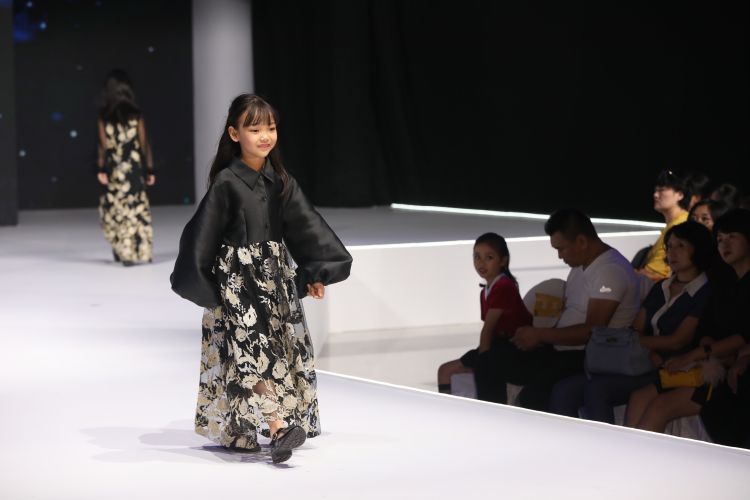 “中国国际童装设计交流中心”落户即墨 快欣赏下孩子们秀场