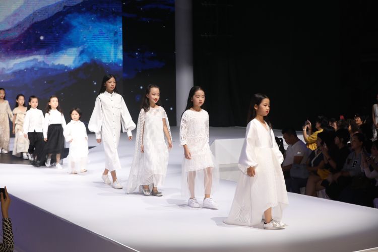“中国国际童装设计交流中心”落户即墨 快欣赏下孩子们秀场