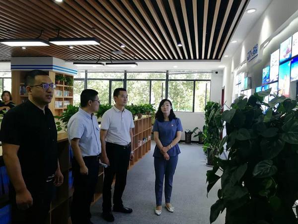 新疆昌吉州呼图壁县考察组来阎良考察交流人才工作
