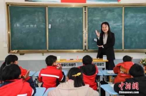 两部门：中等职业学校教师职称评价标准向优秀人才倾斜