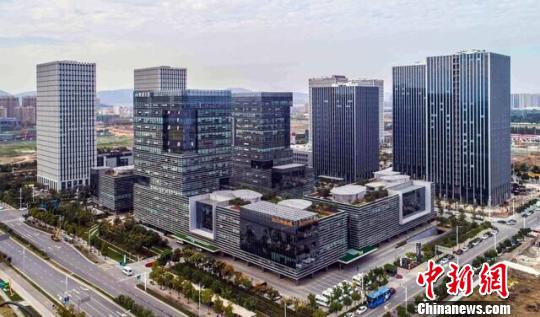 剑桥大学—南京科技创新中心长期基地(下文简称南京中心)在南京江北新区奠基。江北新区供图