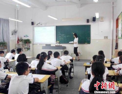 涨工资、加编制......@近1700万教师,这些政策正重振“师道尊严”
