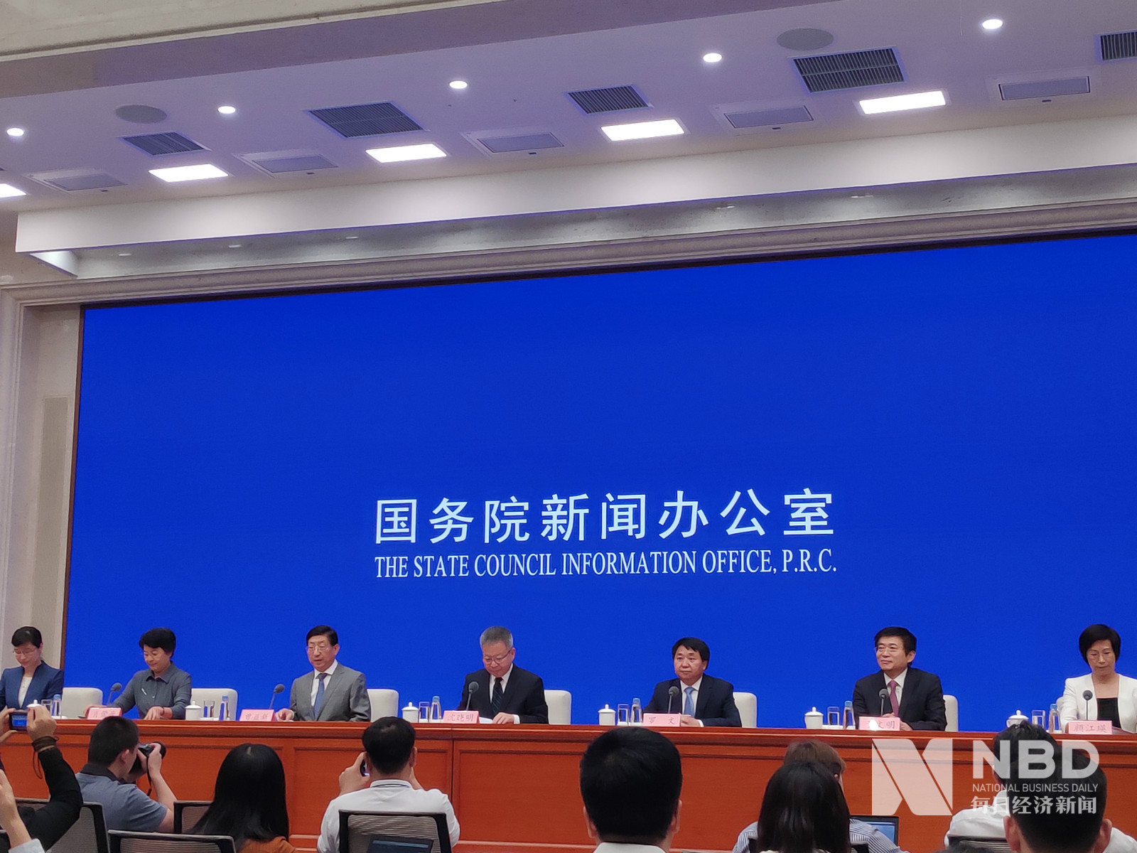 引进国内知名医疗资源、建设国家级医学教育科