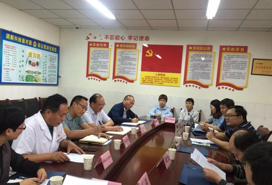 人社部人事管理司梁江副司长一行到东坡区调研