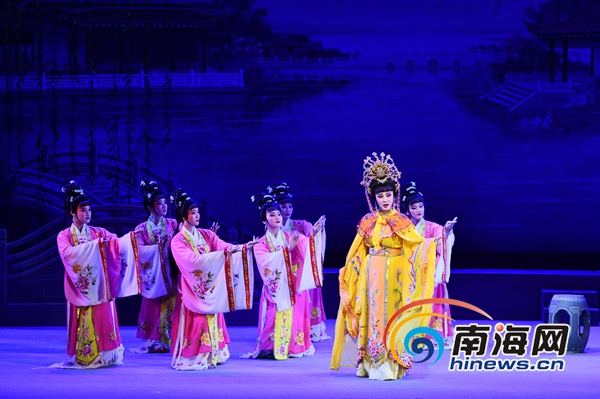 “梨园汇琼州”戏曲交流晚会海口首秀 戏迷火热