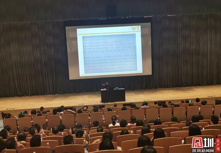 南山践行“服务”意识 为建筑企业排忧解难营造