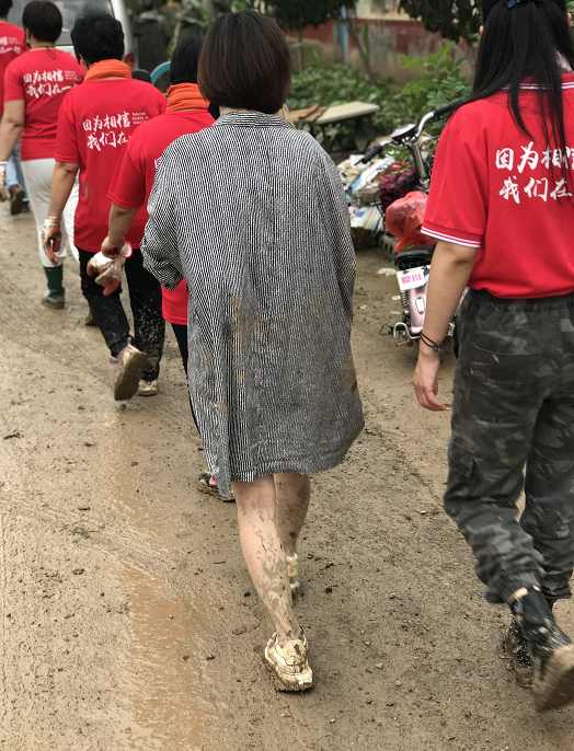 佳莱科技：忙碌救灾的最美背影