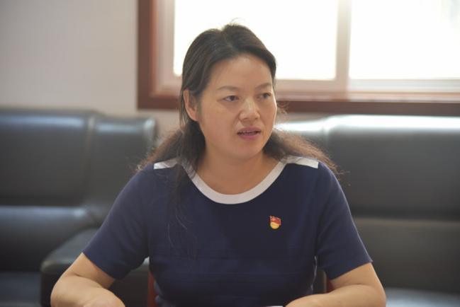 4.市教育局“不忘初心、牢记使命”主题教育第六指导组组长黄青云对该校的本次集中研讨学习给予高度评价