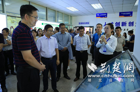 湖北省人才创新创业超市现场路演答辩活动在襄阳举行