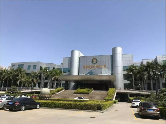 一代“鞋王”破产
