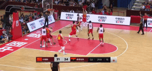 能阻止易建联的，也就只有恶意犯规了！