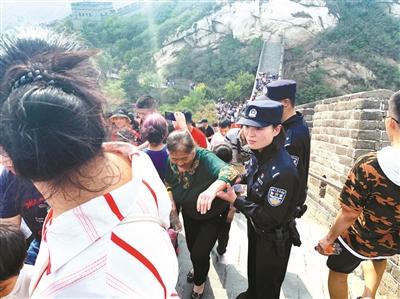 4天出动警力3640余人次 “旅游警察”值守京城各