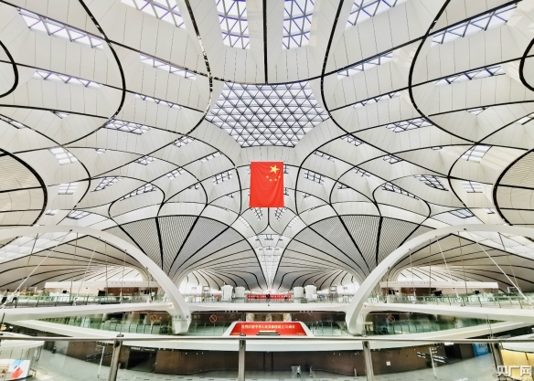 新世界七大奇迹中国独占两席 全球最大机场震撼世界