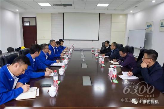 安徽昇龙工程机械有限公司一行来厂交流洽谈