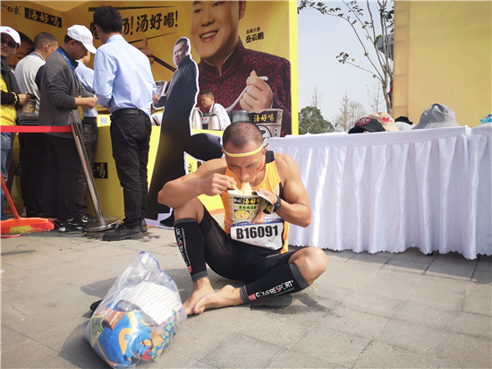 白象食品助力2019郑州国际马拉松 美味面食倡导健康生活