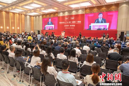 10月16日，第五届中国(广东)国际“互联网+”博览会在佛山开幕。　龙翔 摄
