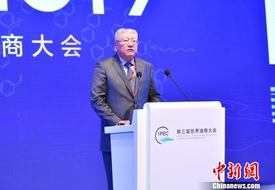 上海期货交易所党委书记、理事长姜岩作主题演讲。　张茵 摄