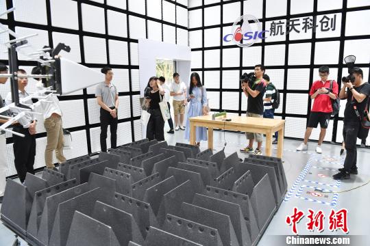 深圳航天工研院研制出水冷背心等多个科技创新产品