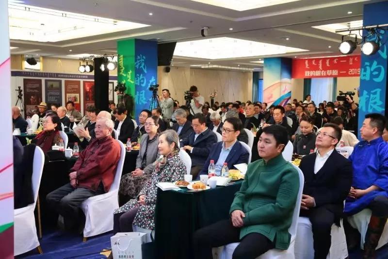 斯琴高娃、齐宝力高等文艺界大咖齐聚内蒙古文艺人才北京恳谈会