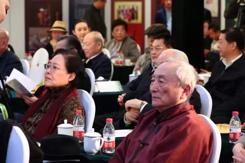 斯琴高娃、齐宝力高等文艺界大咖齐聚内蒙古文艺人才北京恳谈会
