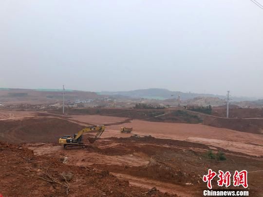 湖北宜昌：沿江化工企业有序“关改搬转”