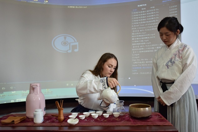 上海市工商外國語學校：借力職場跨文化交際推進國際化人才培養