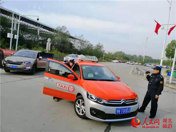 湖北潛江：出租車行業服務面貌煥然一新