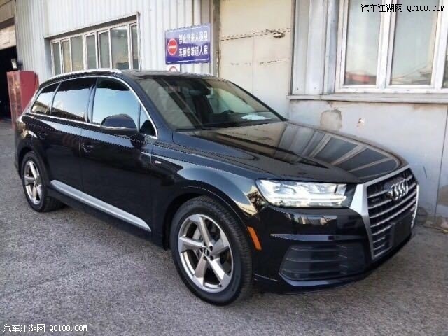 2019款平行进口奥迪Q7 3.0T科技版实拍
