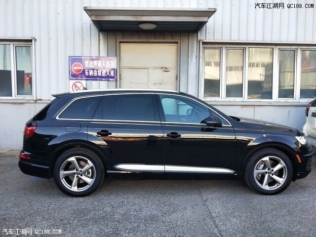 2019款平行进口奥迪Q7 3.0T科技版实拍